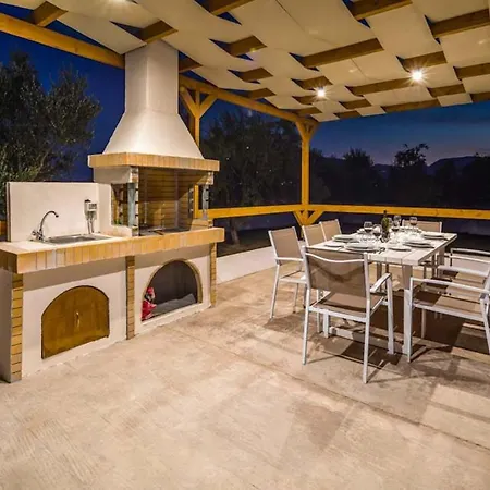 Melograno I With Private Swimming Pool Willa